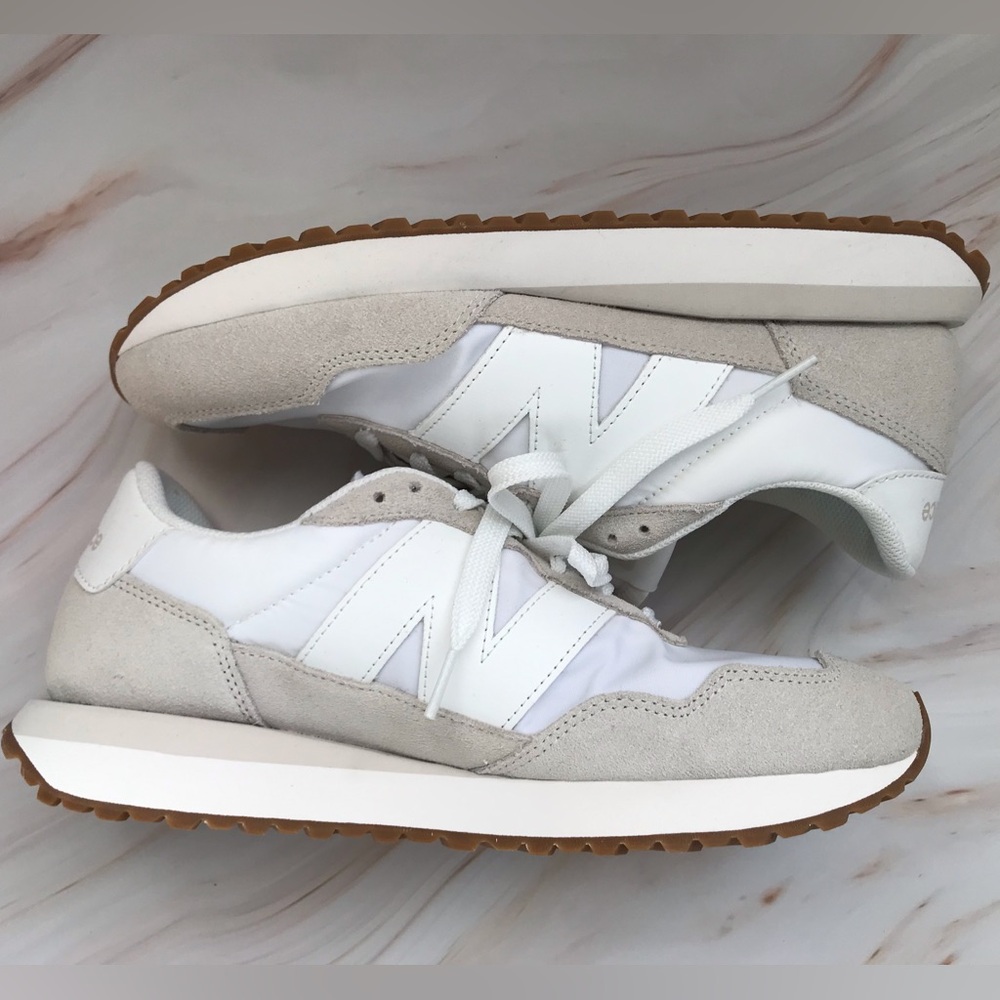 New Balance sneakers white and suede, size 10.